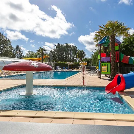 Mobil 6 Personnes 3kms Campsite *